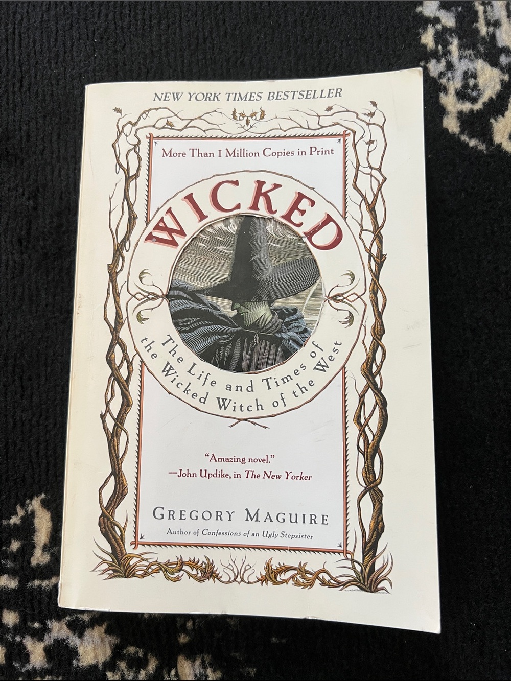 Wicked by Gregory Maguire  paperback